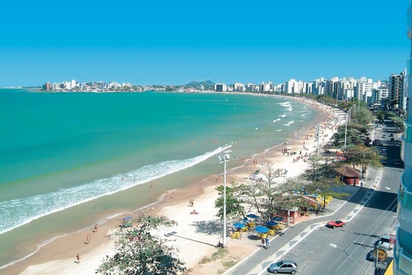 Na praia