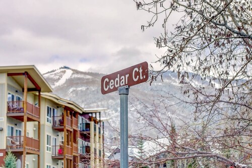 Adventure by Day, Relax by Night This Summer—Pool, Hot Tub, Patio, Grill & Free Town Bus Access