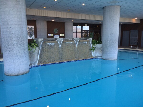 Sisäuima-allas, lämmitetty uima-allas