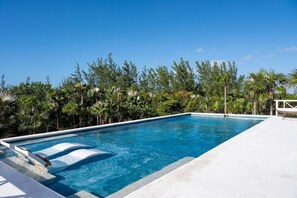 Beheizter Pool