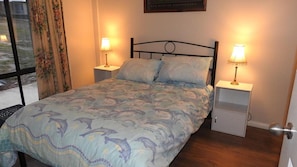 3 bedrooms, iron/ironing board, bed sheets, wheelchair access