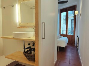 2 soverom, strykejern/-brett, wi-fi og sengetøy