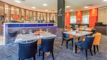Desayuno buffet (AUD 30 por persona)