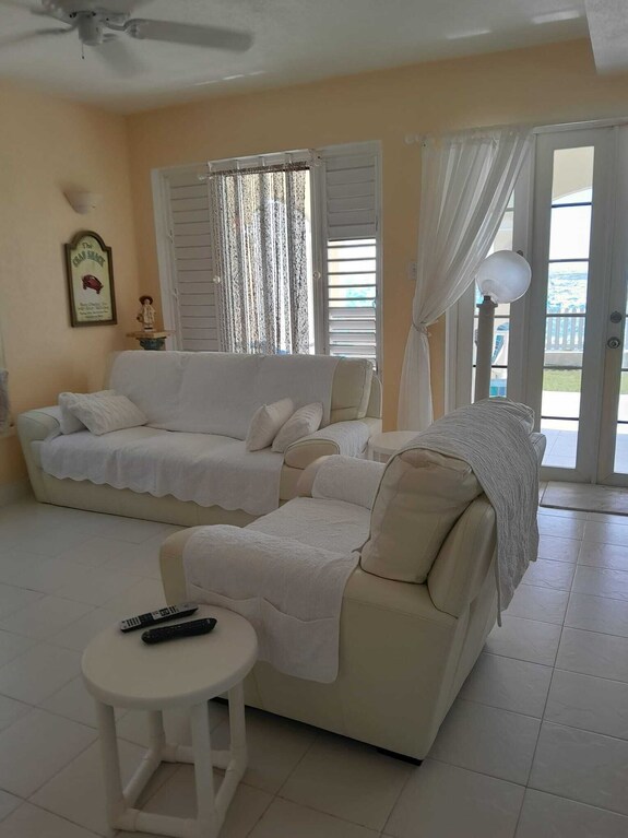 Oceanfront 3 Bedroom Beach Home - Barbade