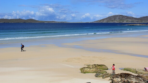 A beach with a clear sky, calm sea, and rocky outcrops. - Shiantview Cottage - Magnificent Sea Views  (Stornoway, Isle of Lewis, Scotland)