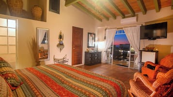 4 bedrooms, in-room safe, desk, iron/ironing board