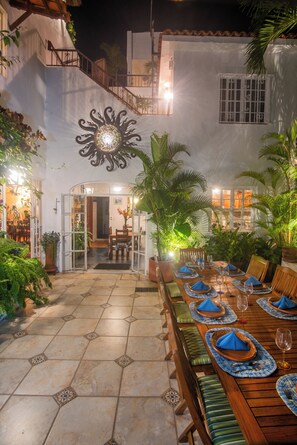 Casa romántica, 4 habitaciones, Terraza, vista a la bahía | Terraza o patio