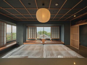 Suite, para no fumadores (JAPANESE GARDEN) | Ropa de cama de alta calidad, artículos del minibar gratis y escritorio
