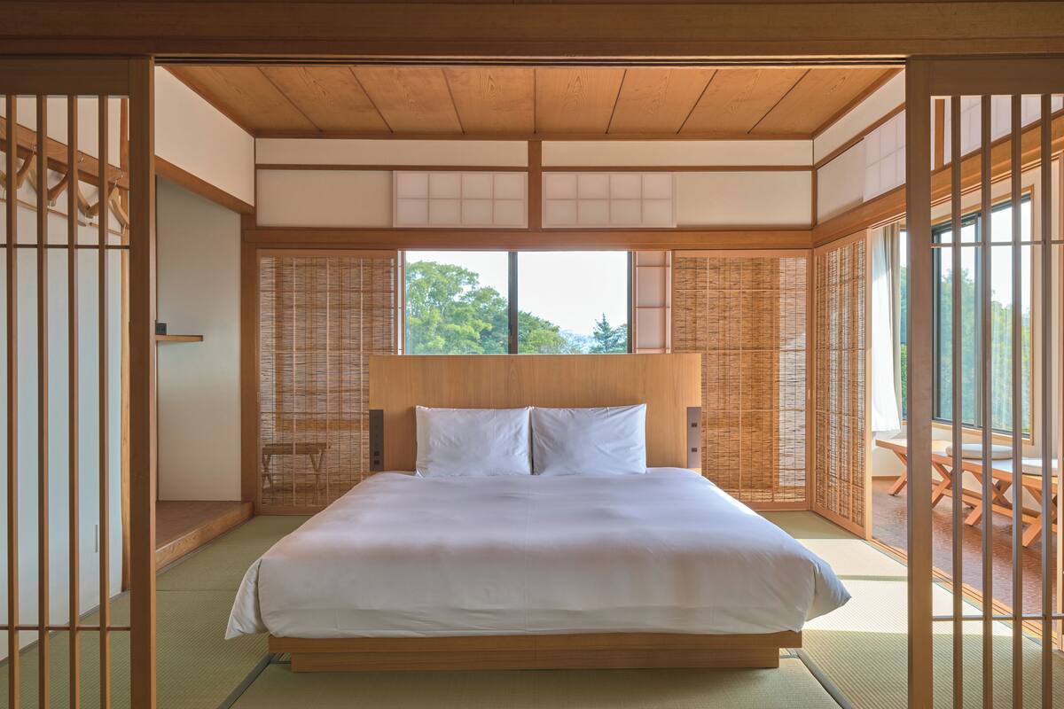 豪華客房, 非吸煙房, 轉角 (KING BED ROOM) | 高級寢具、迷你吧贈品、書桌、遮光窗簾/窗簾