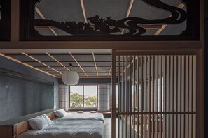 JAPANESE GARDEN SUITE | Premium bedding, free minibar, desk, blackout drapes