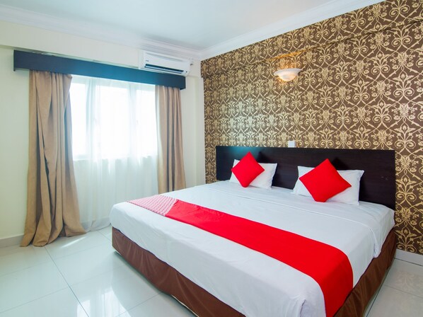 Deluxe Double Room, 1 King Bed | Free WiFi, bed sheets