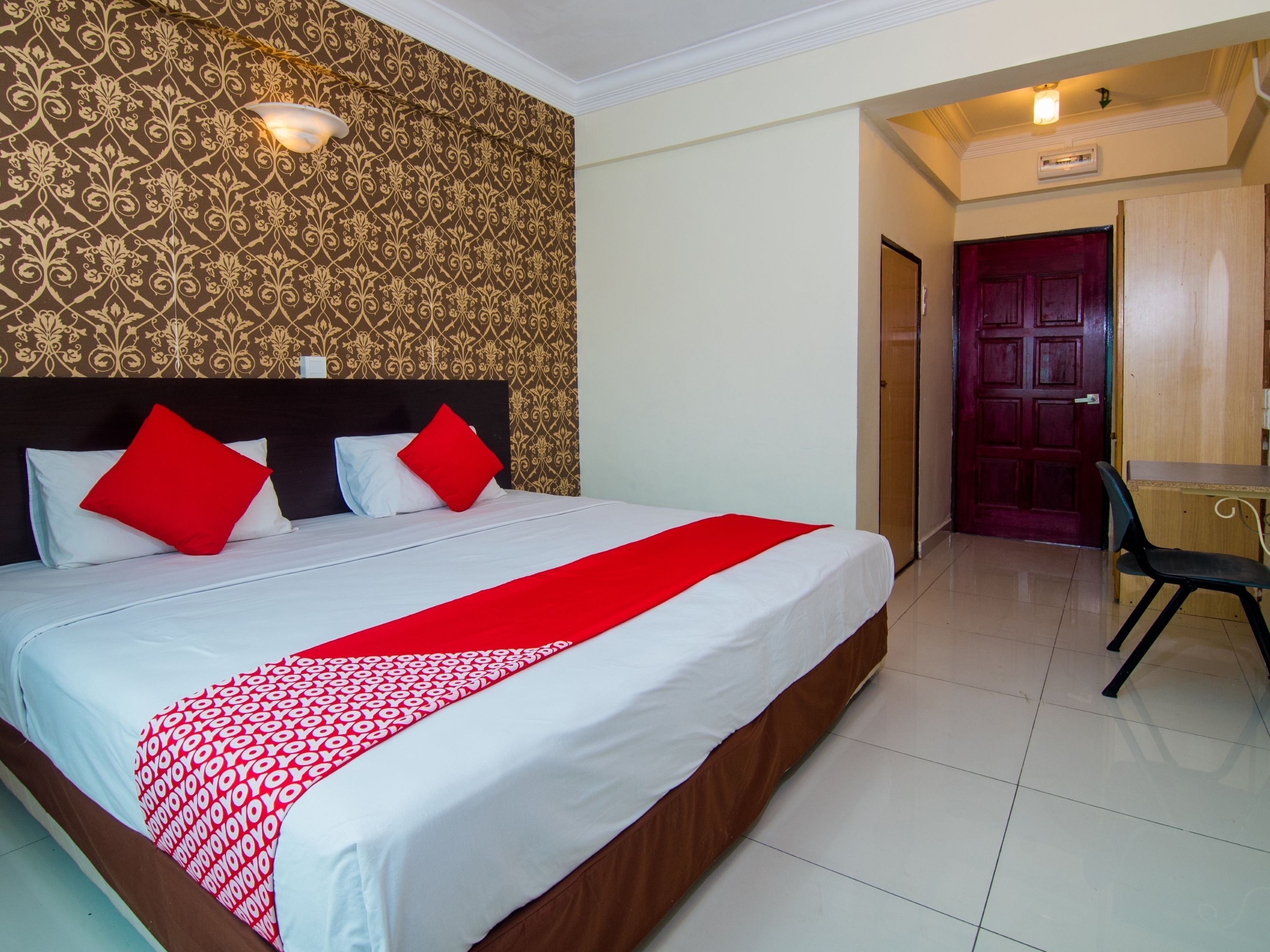 deluxe double room, 1 king bed | free wifi, bed sheets