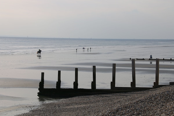 Ubicación cercana a la playa y toallas de playa