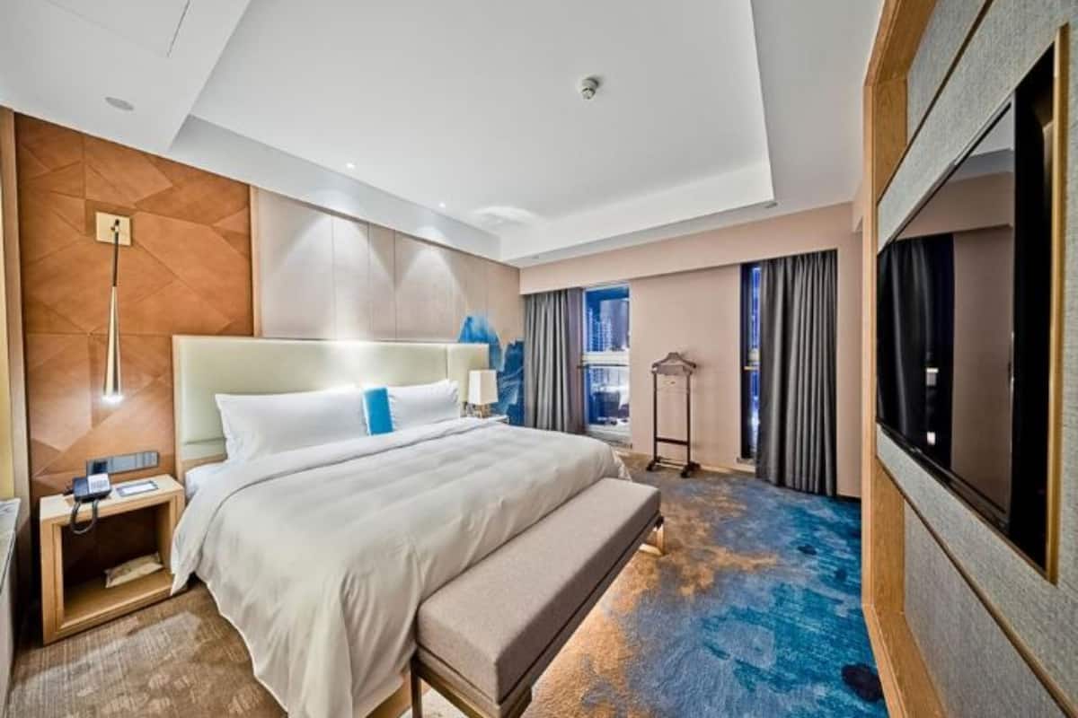 In-room safe, desk, blackout curtains, soundproofing