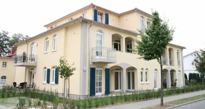 Geräumige Ferienwohnung mit Terrasse 300m bis zum Strand