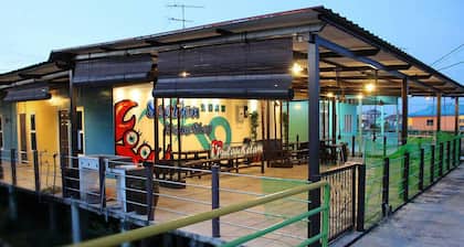 Sea Lion Pulau Ketam Bungalow Homestay