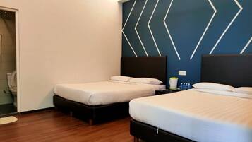 Quadruple Room, 2 Katil Ratu (Queen), Non Smoking | Wi-fi percuma, cadar katil