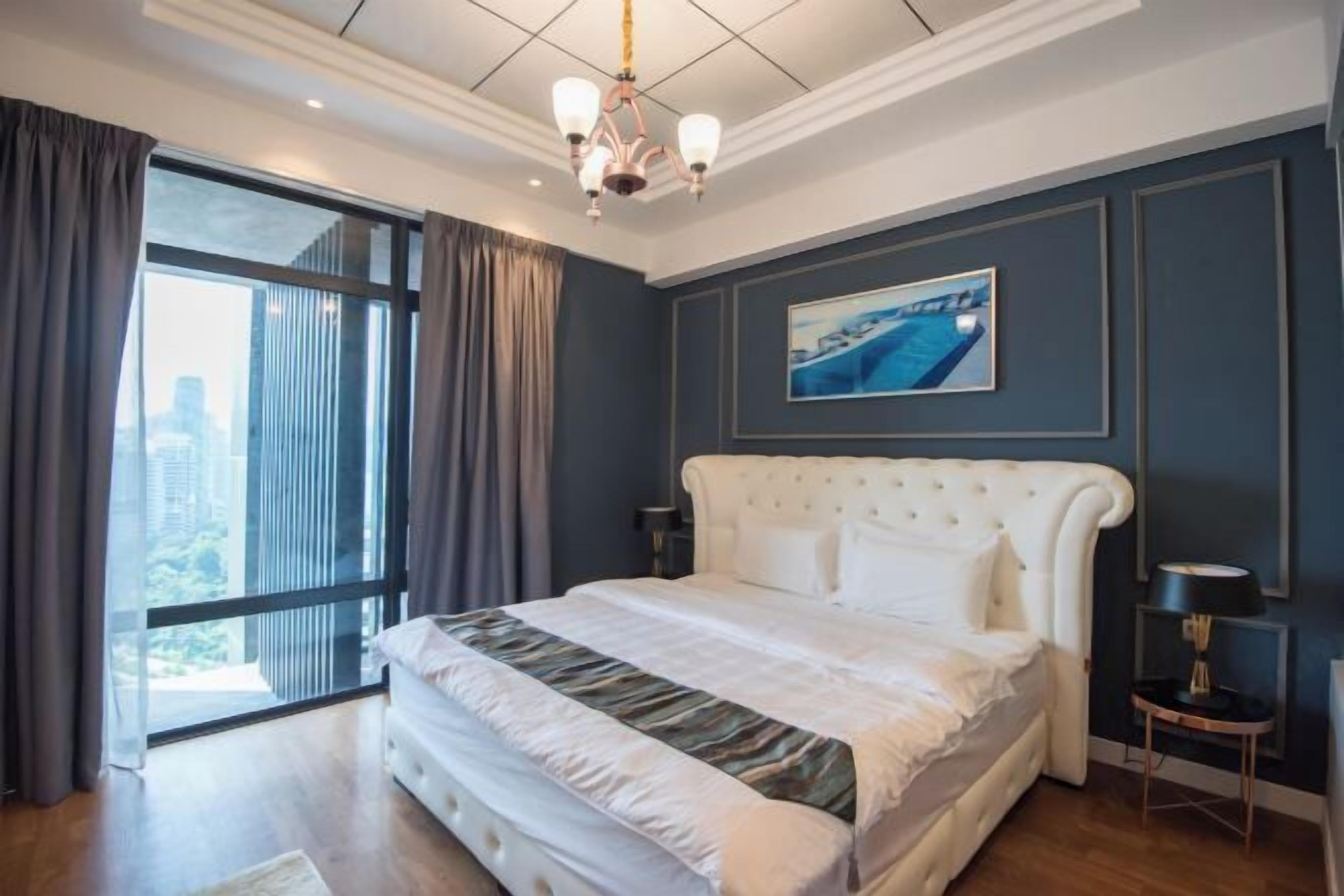 Gebar bulu kapas, langsir/tirai gelap terus, seterika/papan seterika 