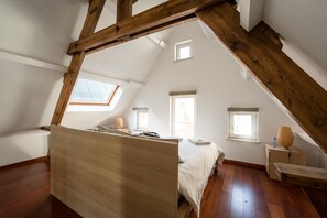 Deluxe appartement, 1 kingsize bed met slaapbank | Lakens van Egyptisch katoen, luxe beddengoed, individueel gedecoreerd