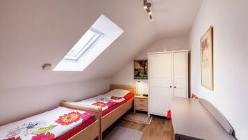 1 chambre, fer et planche à repasser, Wi-Fi gratuit, draps fournis