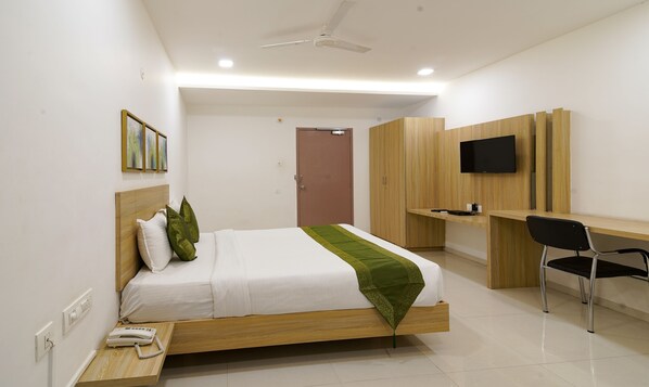 Deluxe Room | Rollaway beds, free WiFi, bed sheets