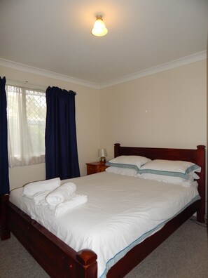 Wynnum By The Sea: 3-Bedroom House
