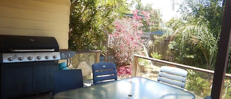 Wynnum By The Sea: 3-Bedroom House | Terrace/patio