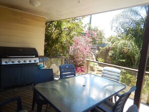Wynnum By The Sea: 3-Bedroom House | Terrace/patio