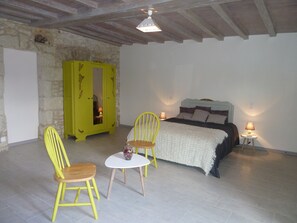 3 bedrooms, soundproofing, iron/ironing board, WiFi