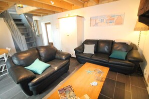 Téléviseur, foyer, lecteur de DVD