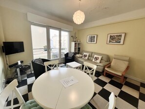 TV - 45 clemenceau (Cannes)