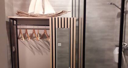 Newly renovated apartment/studio, garden level, quiet location, walking distance to beach and shops