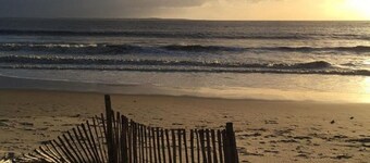 Newly renovated apartment/studio, garden level, quiet location, walking distance to beach and shops