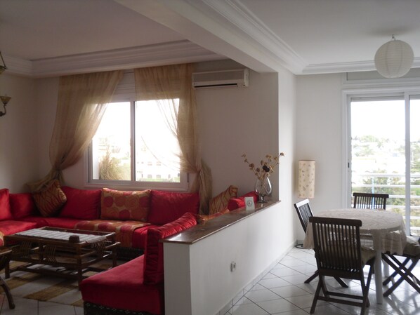 TV, DVD player, stereo - BEAUTIFUL VERY SUNNY APARTMENT IN CASA CENTER ESIDENTIEL (CASABLANCA)