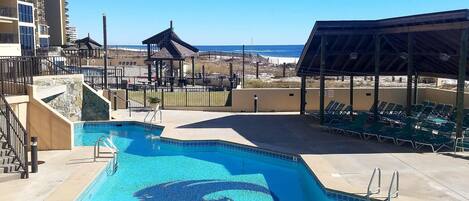 Innenpool, Außenpool