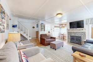 TV, fireplace, DVD player