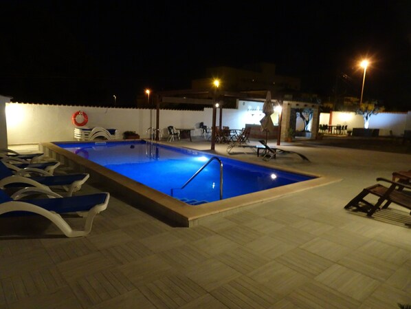 Piscine extérieure, piscine chauffée