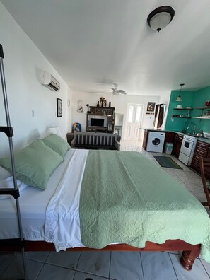 1 chambre, fer et planche à repasser, Wi-Fi, draps fournis
