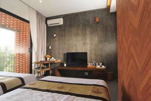 Superior Double or Twin Room | Minibar, in-room safe, desk, laptop workspace - Huynh Thao Hotel (Ben Tre)