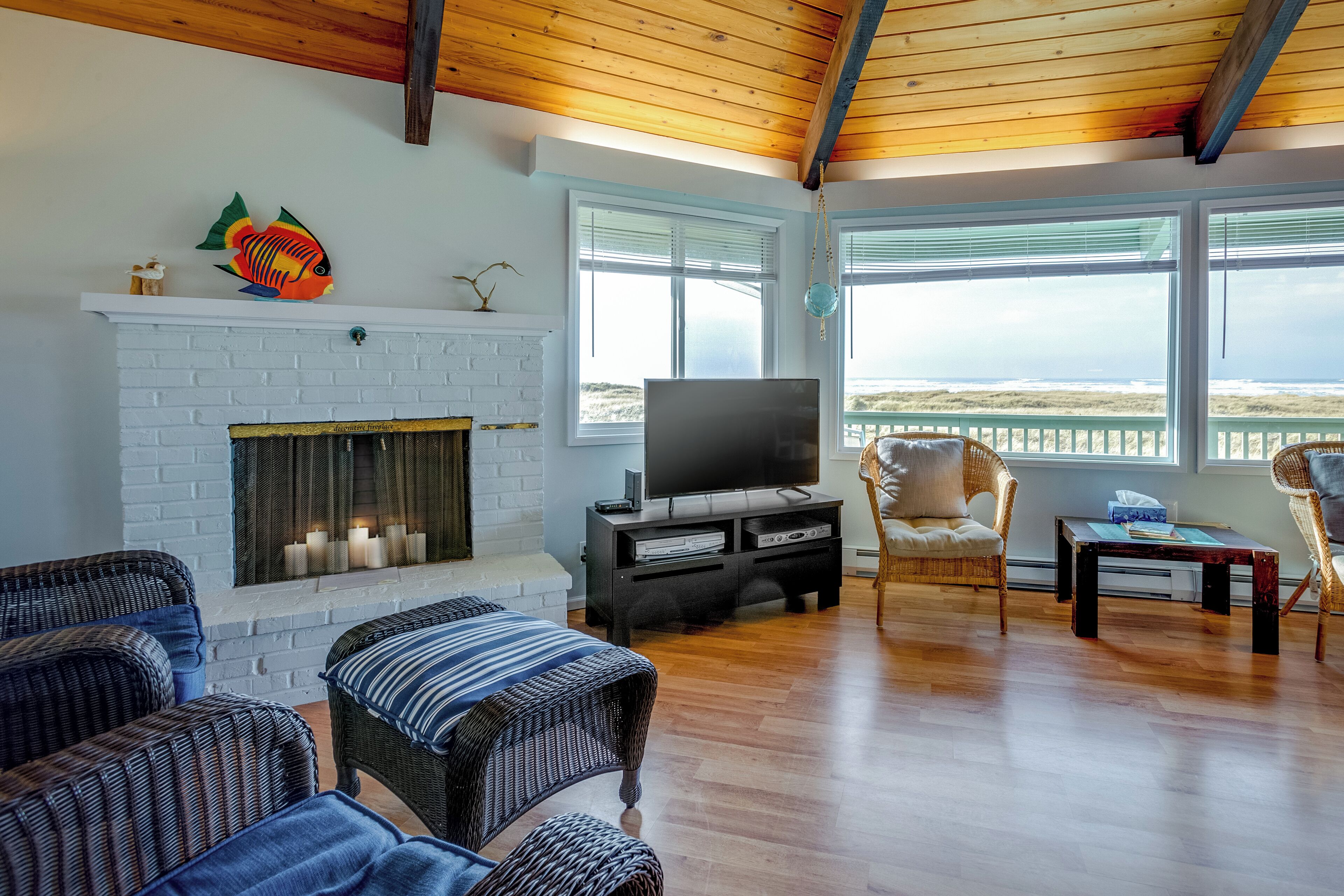 Oceanfront octagon house with panoramic water views, WiFi, & washer/dryer