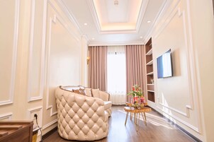 Ropa de cama de alta calidad, colchones Select Comfort y minibar 