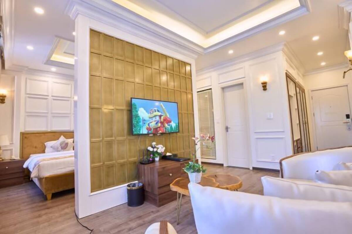 Premium bedding, Select Comfort beds, minibar, in-room safe