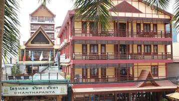 Fachada de la propiedad