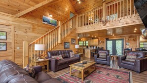 Flat-screen TV, fireplace, video games - Upscale Log Cabin, Magnificent Mountain Views, Lots of Deck for Rocking, Arcades (Gatlinburg)
