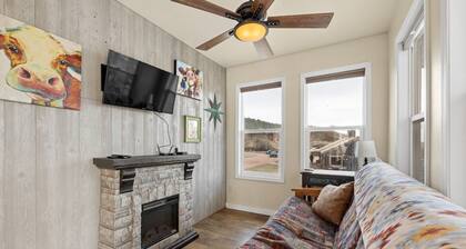 Ghost Canyon Getaway "Cabin" #4