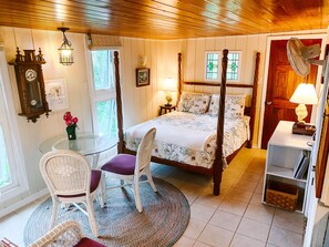 3 bedrooms, in-room safe, desk, iron/ironing board