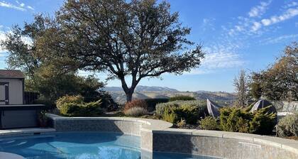 HEATED POOL-SPA- LARGE FIRE PIT-OUTDOOR KITCHEN-AWESOME VIEWS!!