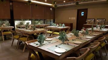 Daily buffet breakfast (INR 250 per person)