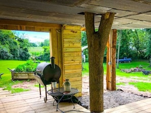 Terrace/patio - Star-Gazer LOTR Treehouse. Mordor corner. (Upsala)