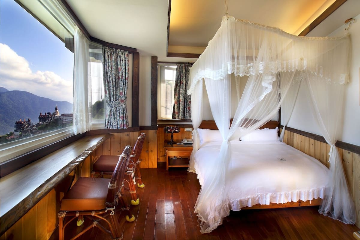 Quarto casal elite, vista para a montanha | Roupas de cama premium, escrivaninha, Wi-Fi de cortesia